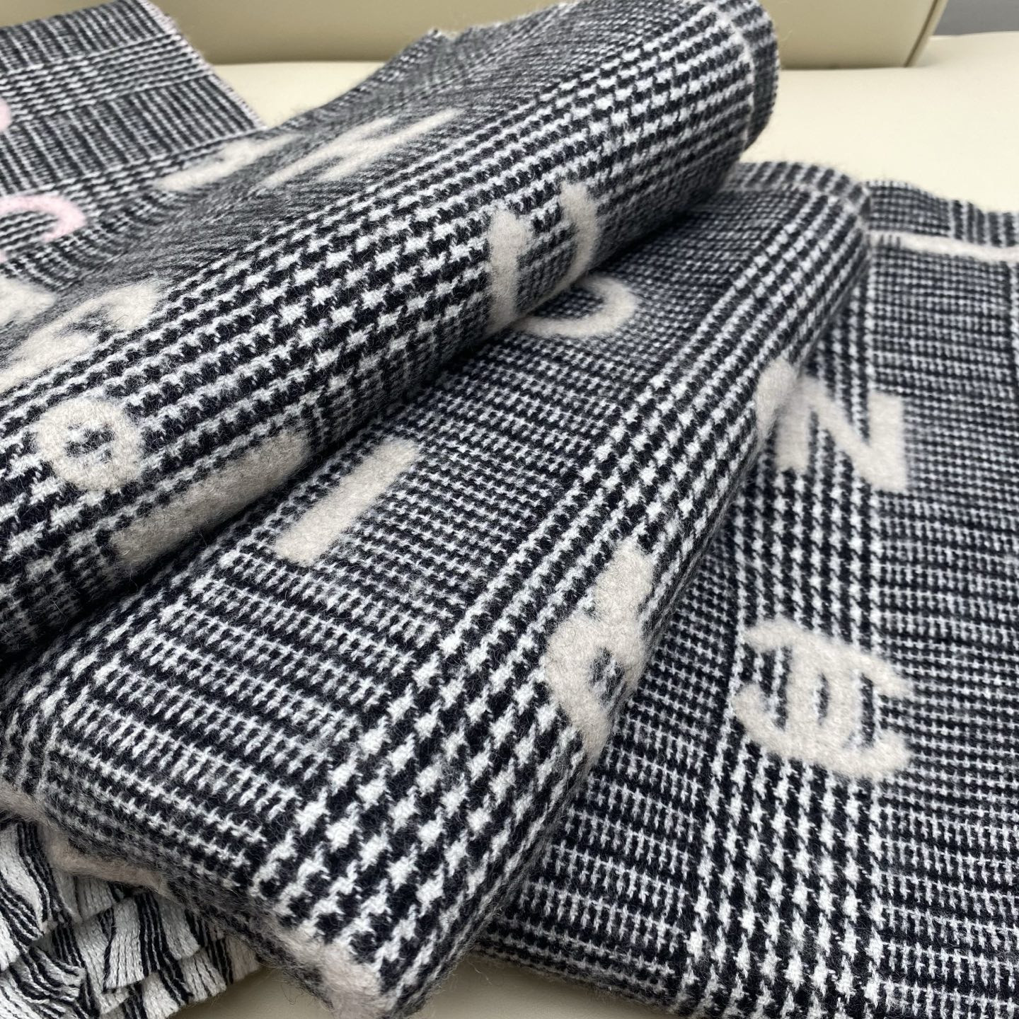 Ch**el scarf 60x190cm