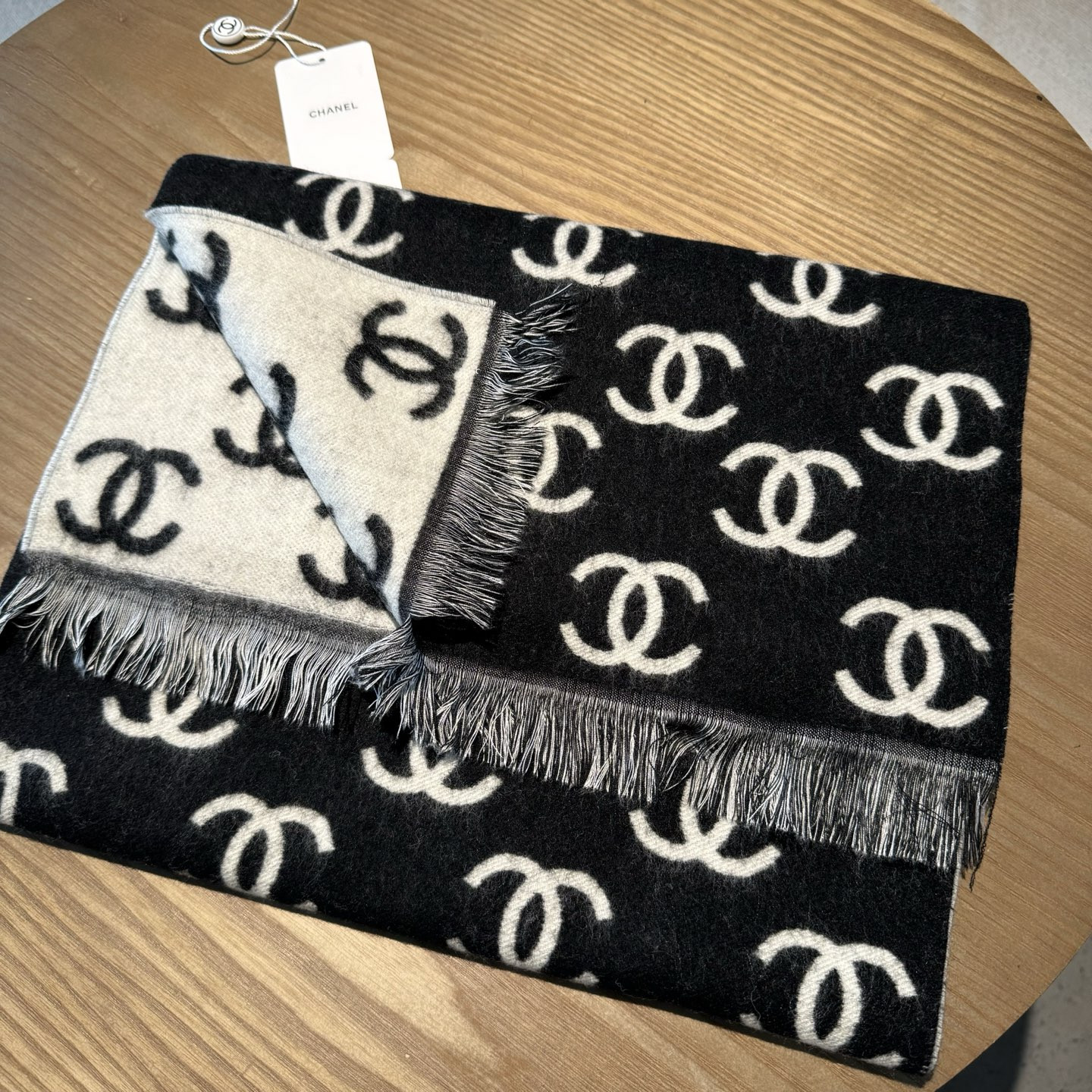Ch**el scarf 35x180cm 92% wool 8% cashmere
