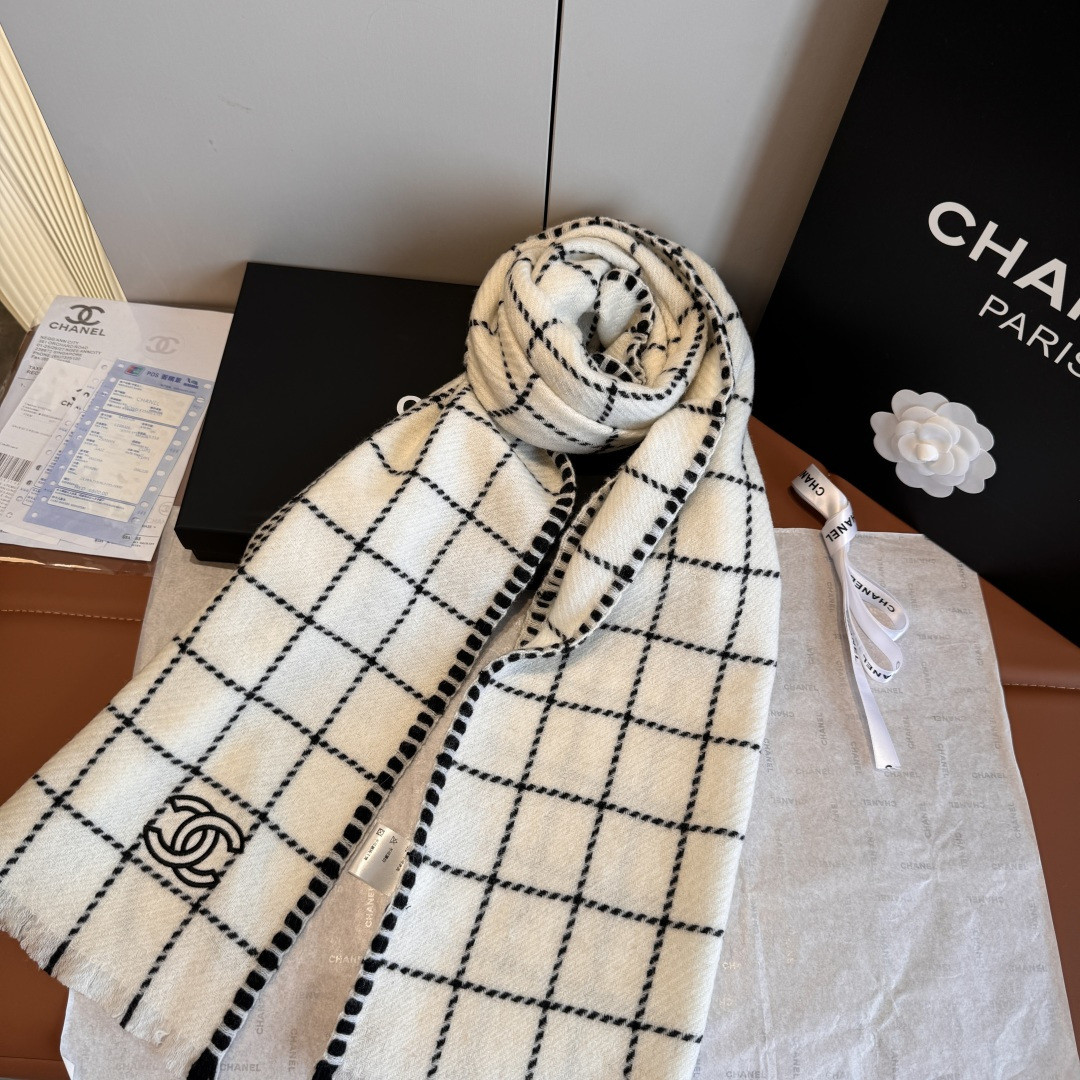Ch**el scarf 38x185cm 100% cashmere
