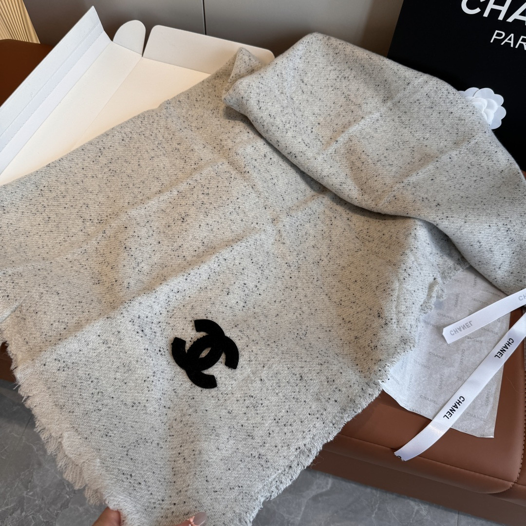 Ch**el scarf 70x180cm 100% cashmere