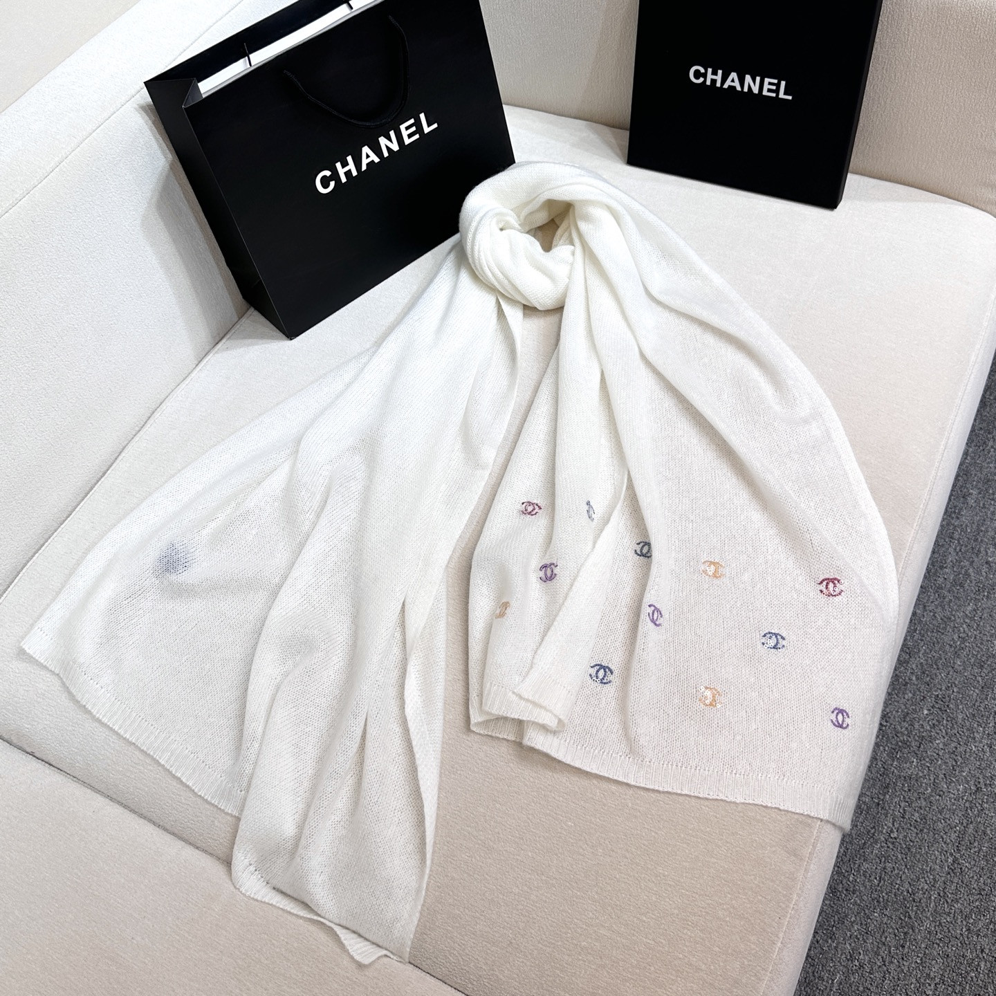 Ch**el scarf 65x180cm 60% cashmere 40% mulberry silk