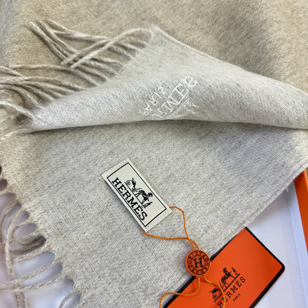 H**me5 scarf 32x180cm
