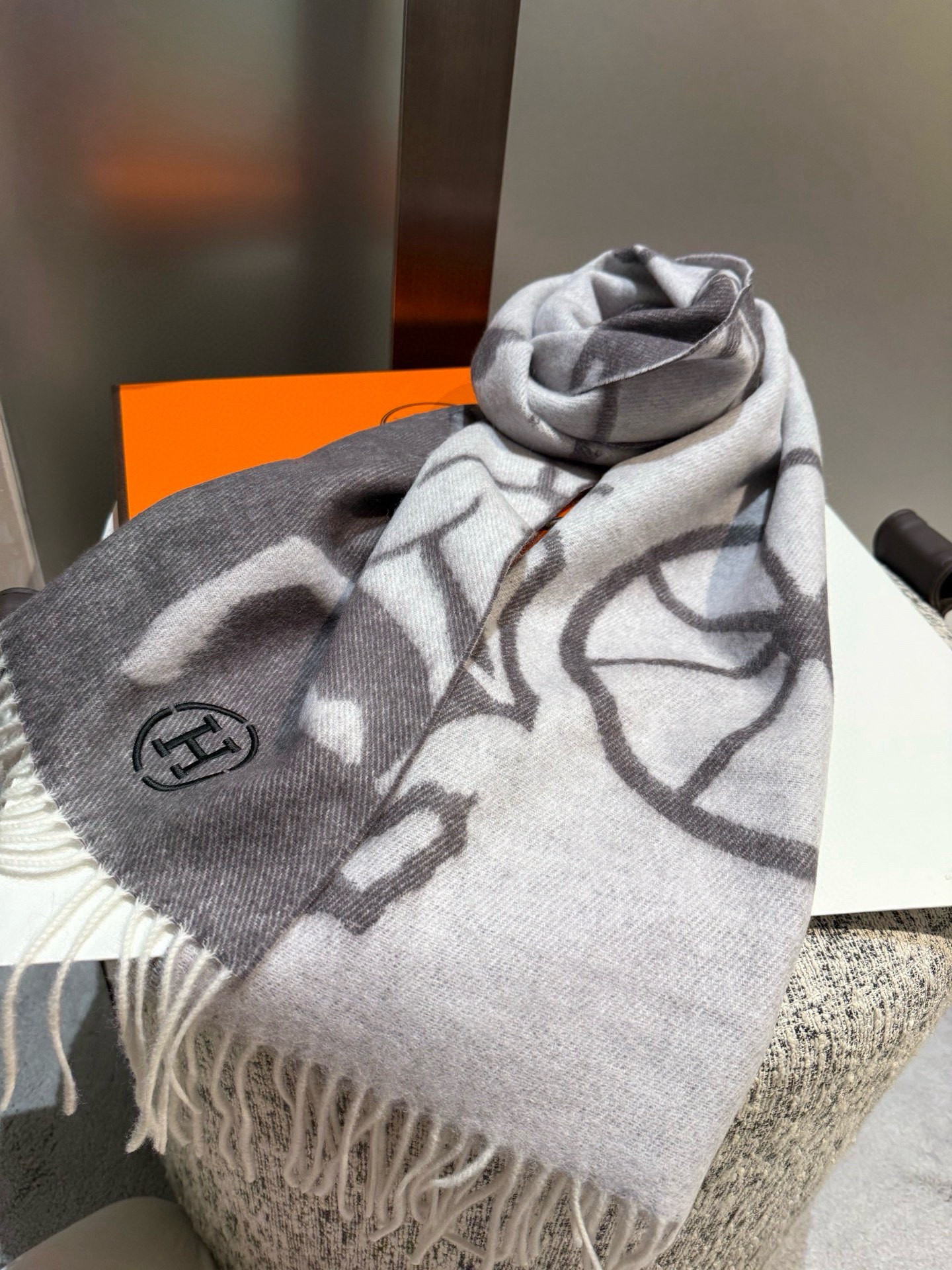 H**me5 scarf 30x180cm 100% wool
