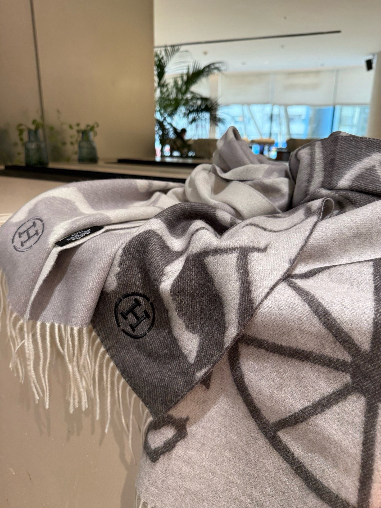 H**me5 scarf 30x180cm 100% wool