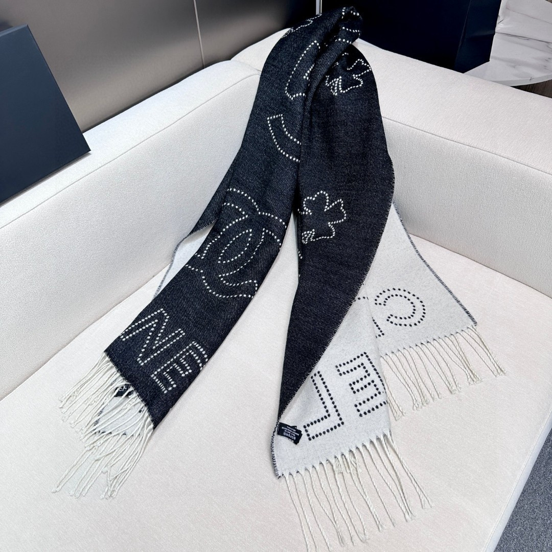Ch**el scarf 70x200cm
