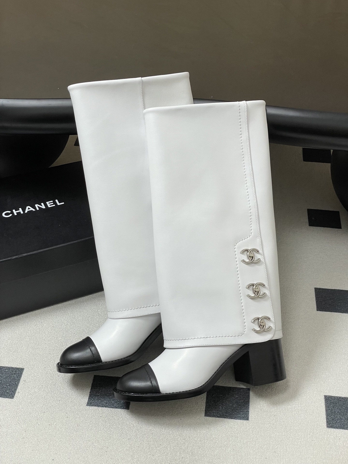 UA Ch**el High Boots 7cm Heel