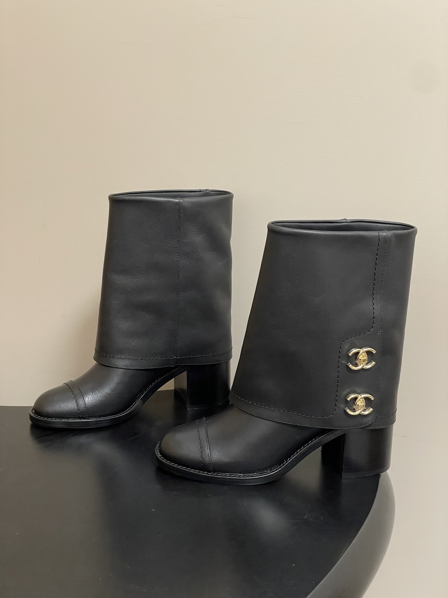 UA Ch**el Short Boots 7cm Heel