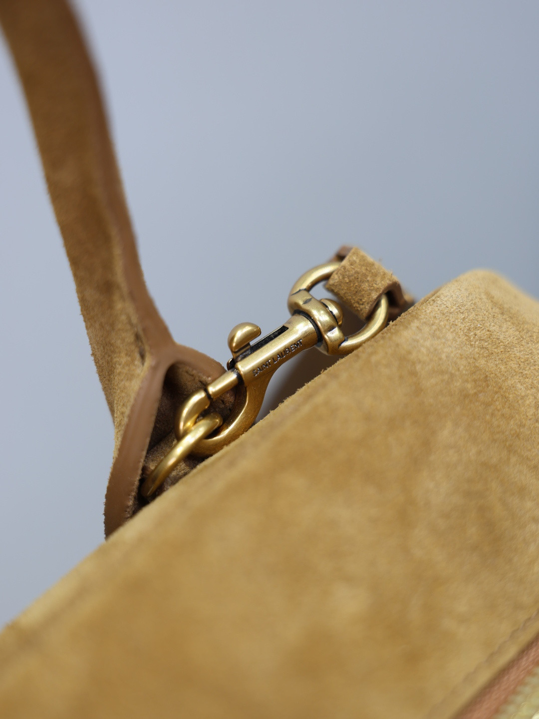 Y51 SAC DE JOUR Small Boston in Suede 27x18x15cm