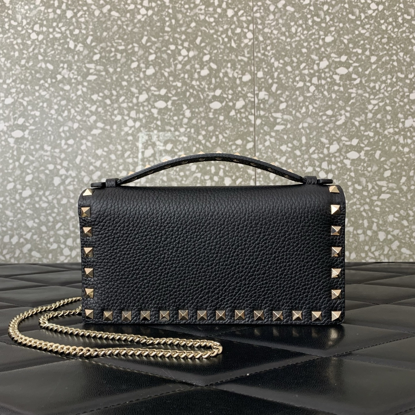 Va1e*ntin0 Garavani Rockstud Chain Wallet 21x10.5x4cm