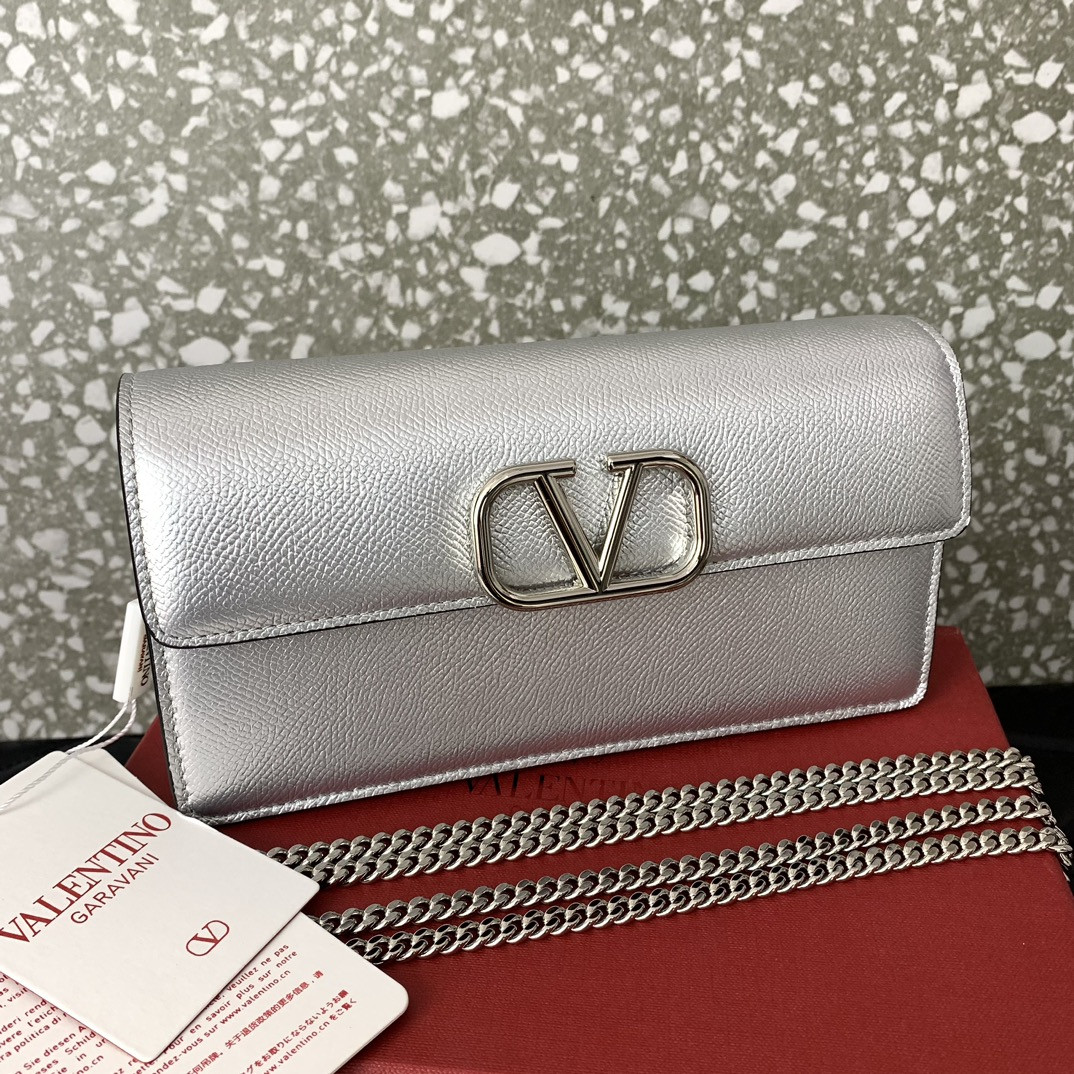 Va1e*ntin0 VLogo Signature Metallic Wallet With Chain 20x5.5x10cm