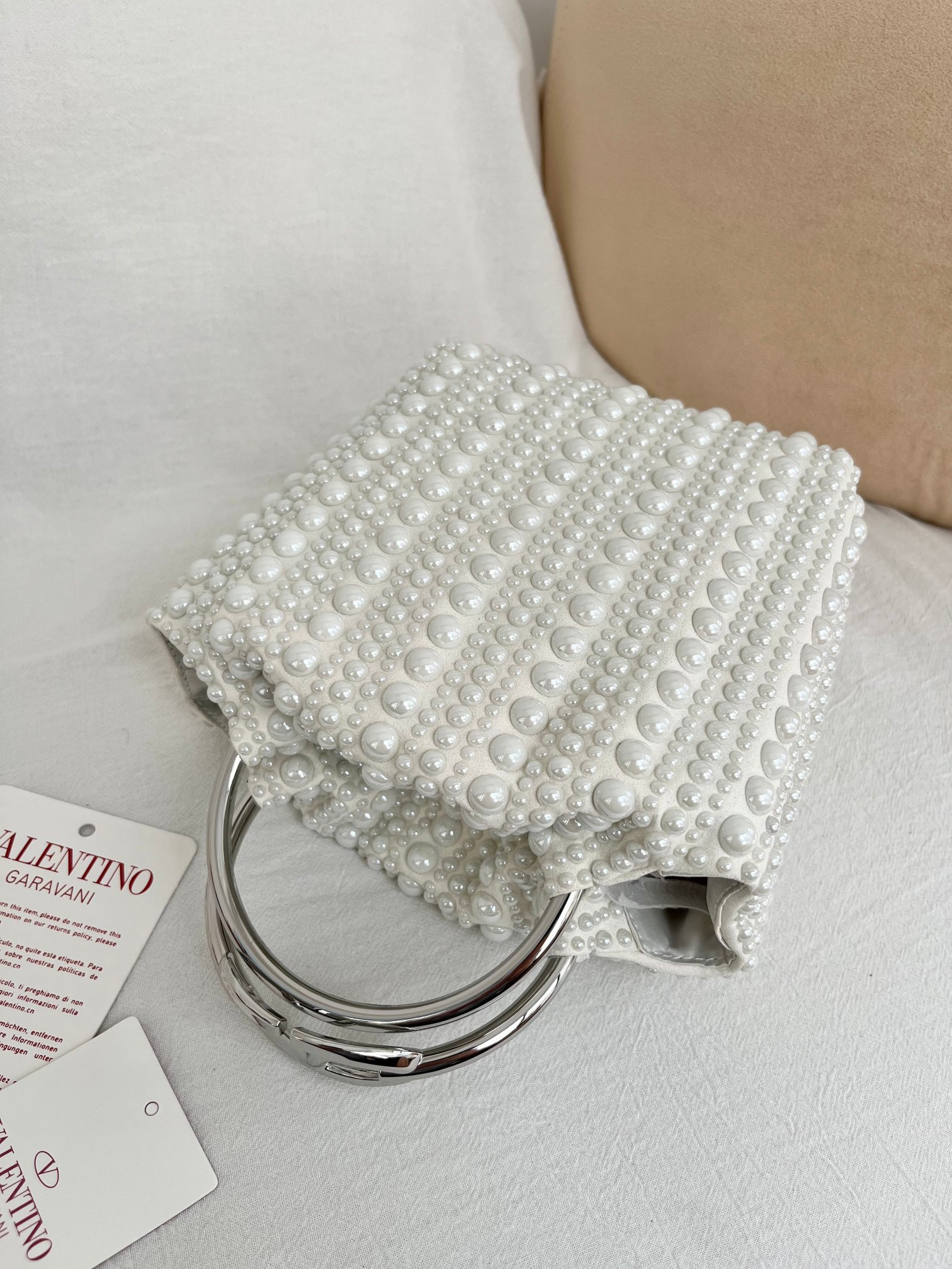 Va1e*ntin0 Garavani Handbag 15x12x10cm