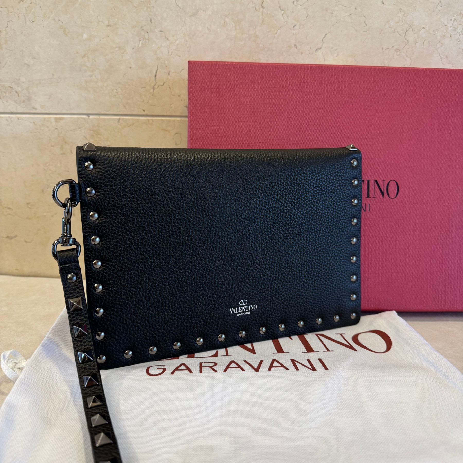 Va1e*ntin0 Garavani Rockstud Envelope Clutch Bag 22.5x15.5cm