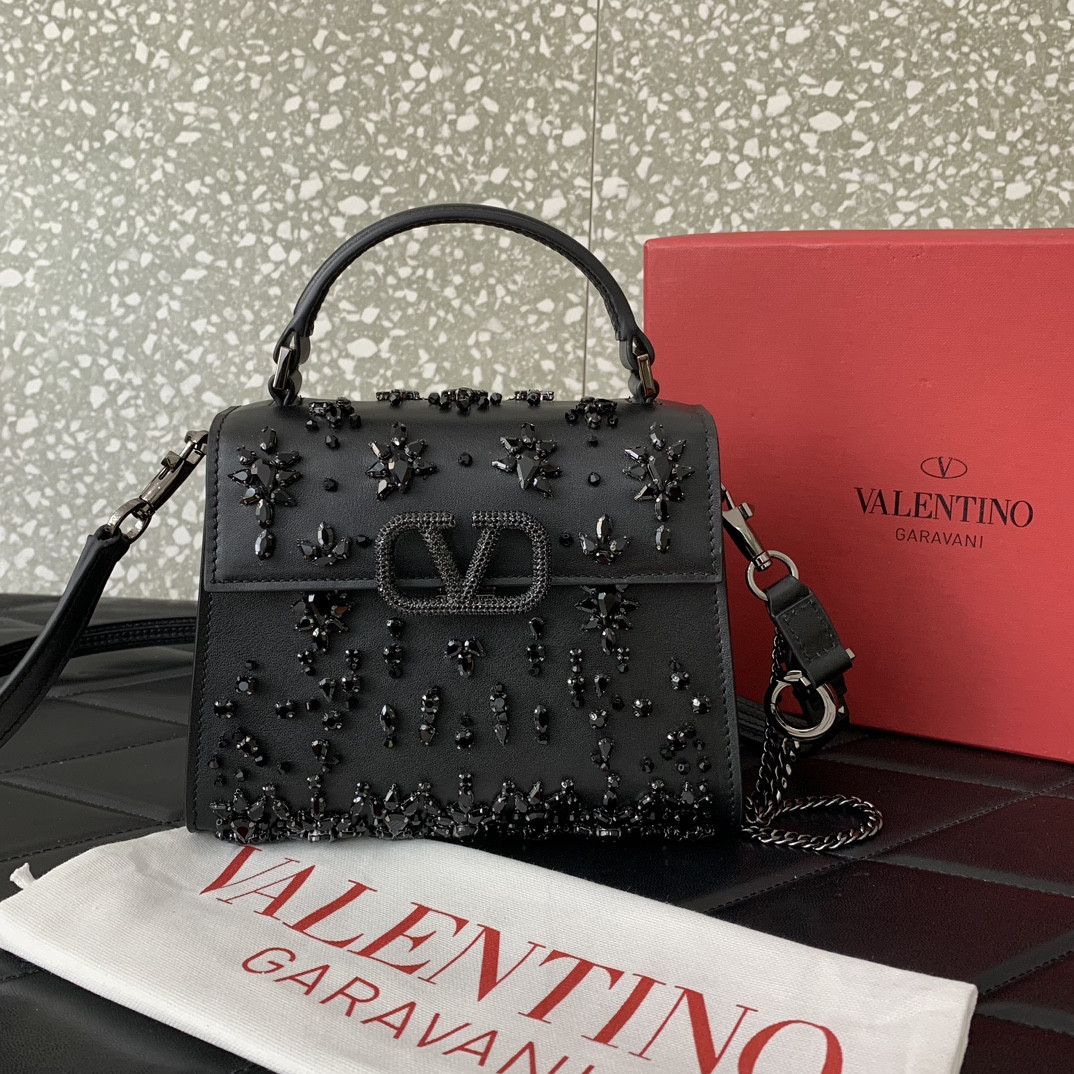 Va1e*ntin0 Garavani Vsling Mini Handbag 19x14x9cm