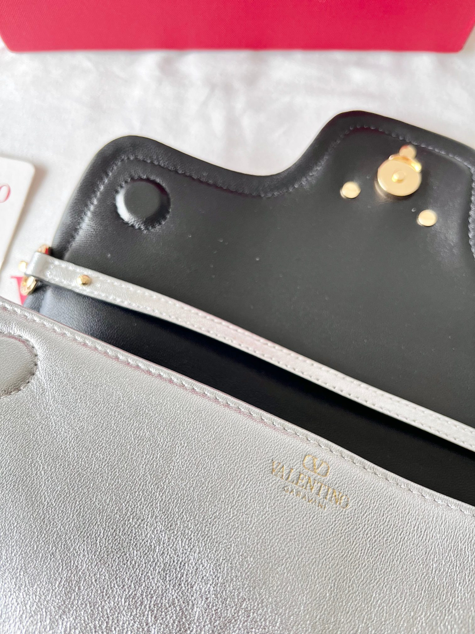 Va1e*ntin0 Garavani VLogo 1960 Shoulder Bag 26x13x9cm