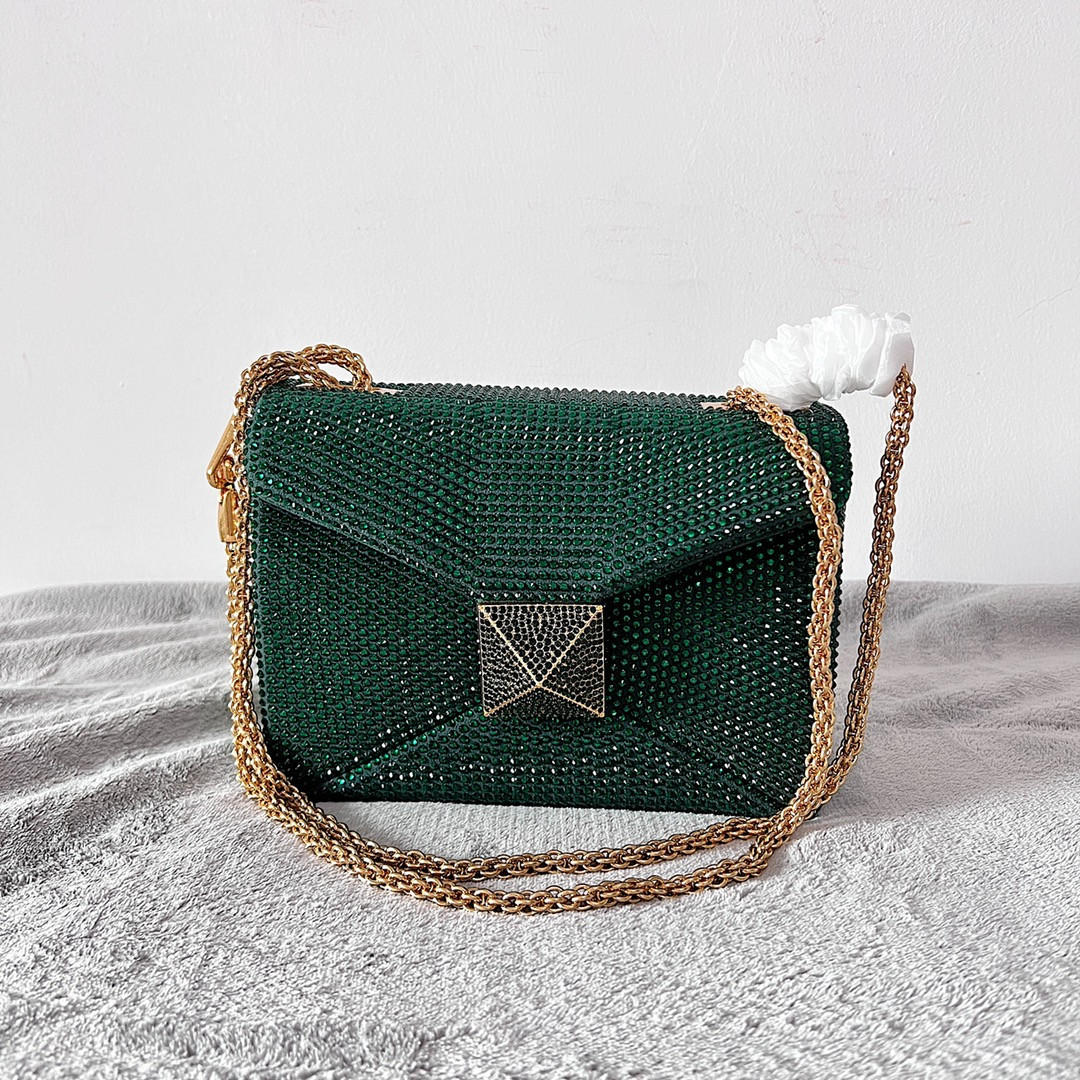 Va1e*ntin0 One Stud Bag 19x14x11cm