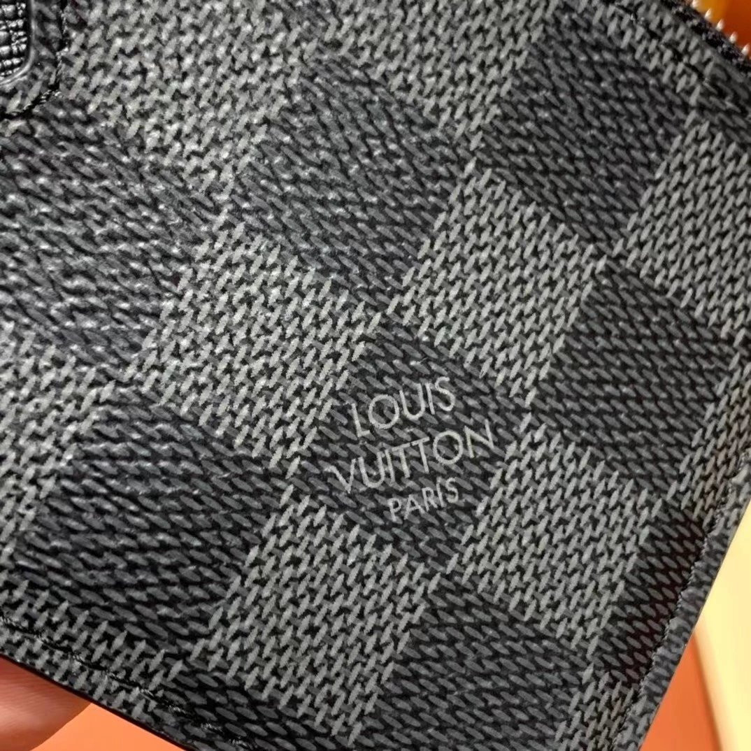 LV Christmas COIN CARD HOLDER N64038