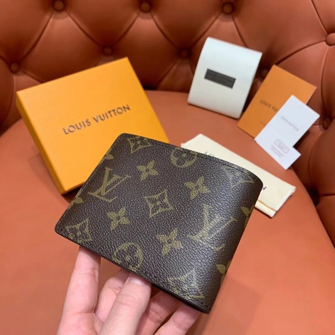 LV Christmas MULTIPLE WALLET M60895