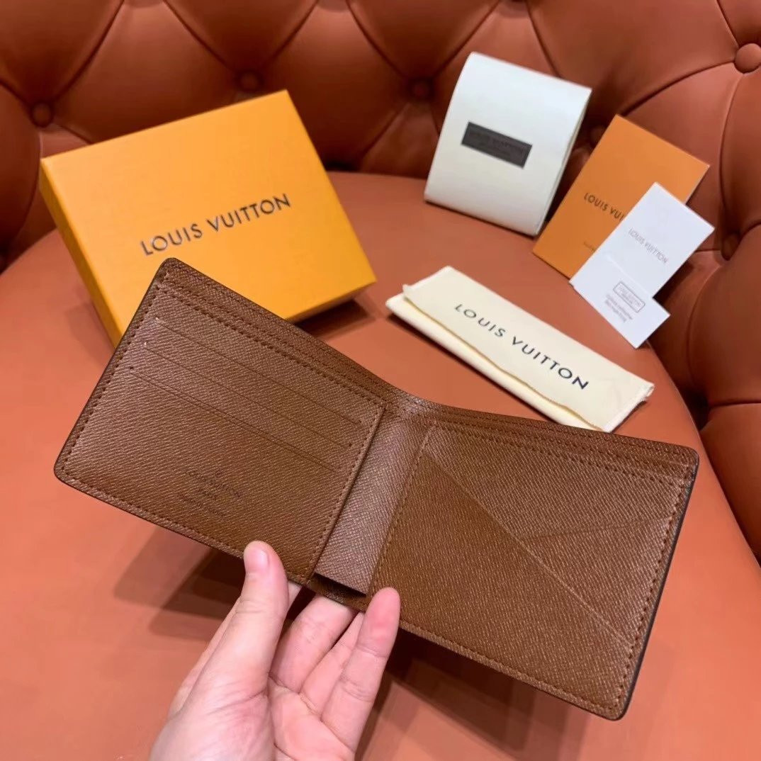 LV Christmas MULTIPLE WALLET M60895