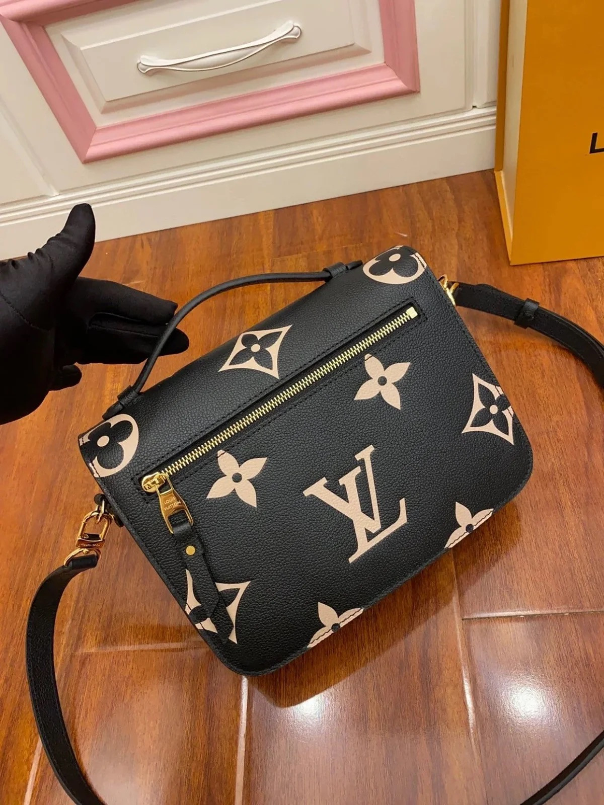 LV POCHETTE METIS M45773